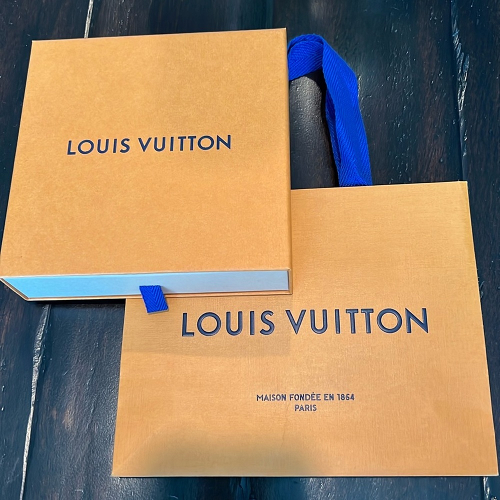 LV Wallet Box and gift Bag only